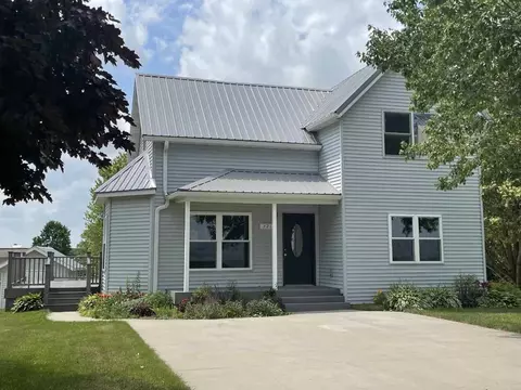 321 Becker Ave, Ossian, IA 52161