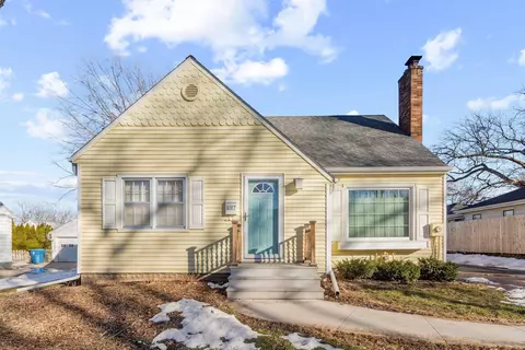1017 Kimball Ave, Waterloo, IA 50702