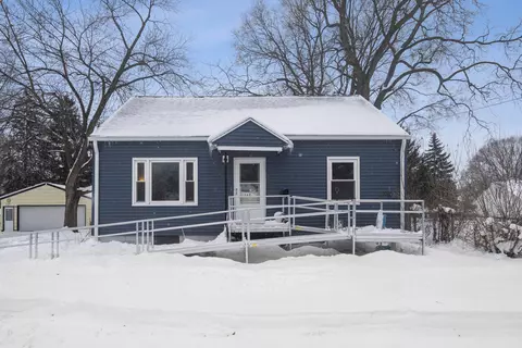 142 Dearborn Ave, Waterloo, IA 50703