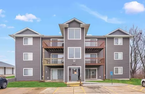 4712 Chadwick Rd #8, Cedar Falls, IA 50613