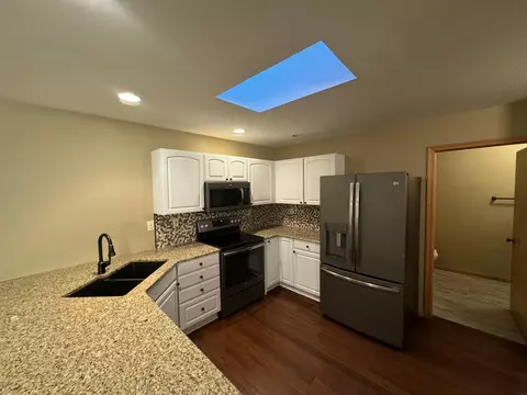 2014 Terrace Dr, Cedar Falls, IA 50613