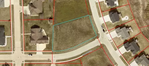 1475 Audubon Dr, Waterloo, IA 50701