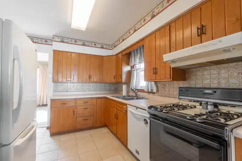 1202 Upton Ave, Waterloo, IA 50701 photo 4