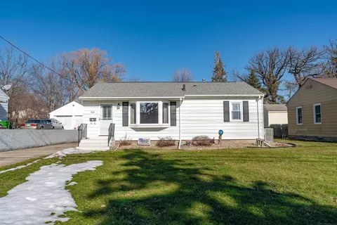 1202 Upton Ave, Waterloo, IA 50701