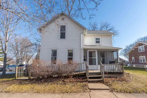 1704 Clay St, Cedar Falls, IA 50613