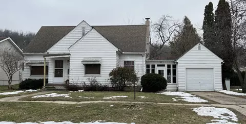 805 N Main St, Elkader, IA 52043