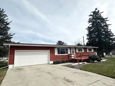801 NW 2nd St, Waukon, IA 52172