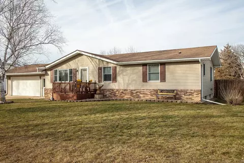 Exterior - 722 2nd St, Plainfield, IA 50666 photo 2 of 10