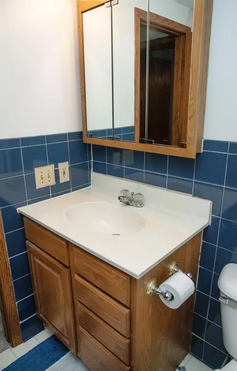 Bath - 722 2nd St, Plainfield, IA 50666 photo 1 of 4