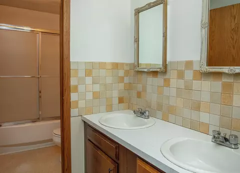 Bath - 722 2nd St, Plainfield, IA 50666 photo 3 of 4