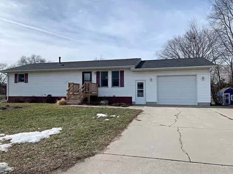 1009 9th Ave S W, Independence, IA 50644