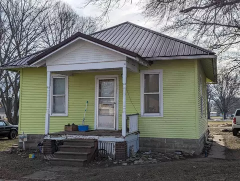 203 Iowa St, Volga, IA 52077