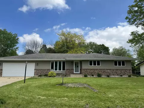 3005 Yorkshire, Charles City, IA 50616