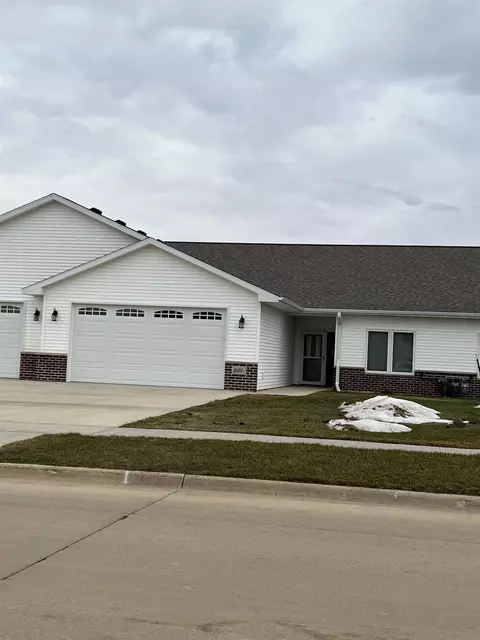 1601 SW 3rd St #C, Waverly, IA 50677