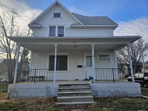 310 N Frederick, Oelwein, IA 50662