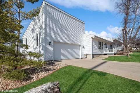 804 NW 6th St, Waverly, IA 50677