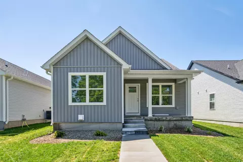 113 Axlewood Dr, Waterloo, IA 50701