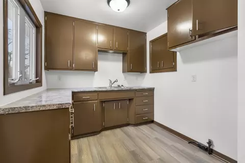 1725 E Mitchell Ave, Waterloo, IA 50702 photo 8