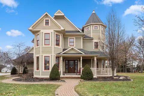 1001 Gateway Blvd, Waverly, IA 50677