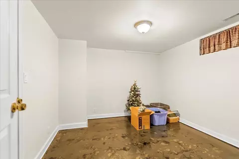 240 Ivanhoe, Waterloo, IA 50701 photo 17