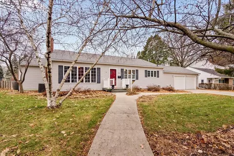 240 Ivanhoe, Waterloo, IA 50701