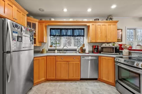 240 Ivanhoe, Waterloo, IA 50701 photo 4