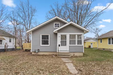 416 Saxon St, Waterloo, IA 50703