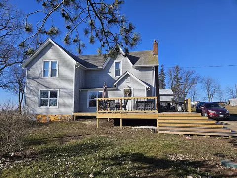 13657 T Ave, Sumner, IA 50674