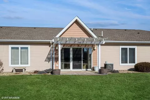 108 SW 16th Ave #314, Waverly, IA 50677