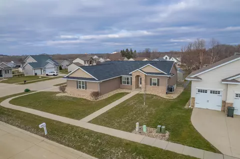 4924 Kylie Ct, Cedar Falls, IA 50613