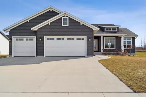 302 Matthew St, Independence, IA 50644