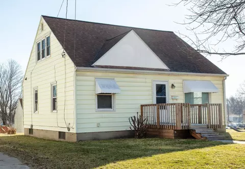 1155 Amherst Ave, Waterloo, IA 50702