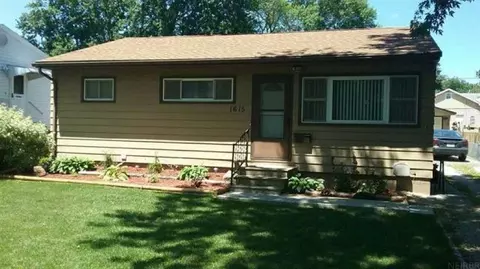 1615 E Ridgeway Ave, Waterloo, IA 50702