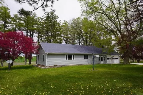 2344 Vista Ave, Charles City, IA 50616