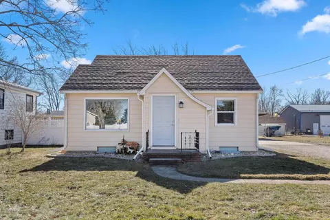 4440 E Washburn Rd, Washburn, IA 50702