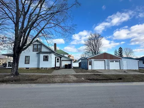 190 SE 3 St, New Albin, IA 52160
