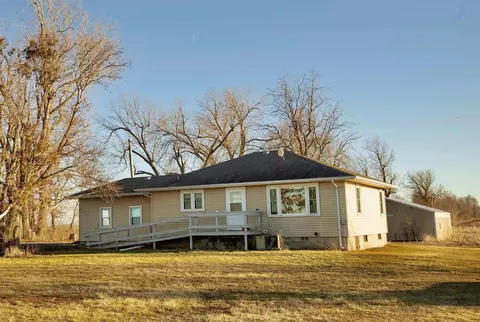 2798 200 St, Dysart, IA 52224