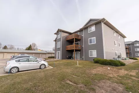 4701 Chadwick Rd #7, Cedar Falls, IA 50613