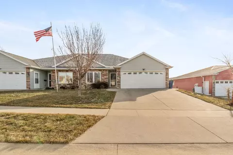 403 Pine St, Janesville, IA 50647