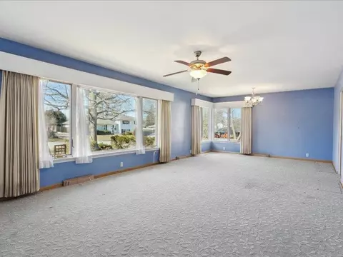 2149 Touchae St, Waterloo, IA 50702 photo 3