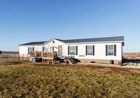 25631 Sinclair Ave, Allison, IA 50602