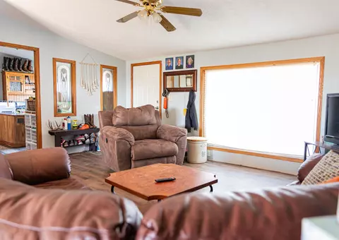 25631 Sinclair Ave, Allison, IA 50602 photo 3
