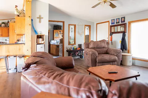 25631 Sinclair Ave, Allison, IA 50602 photo 2