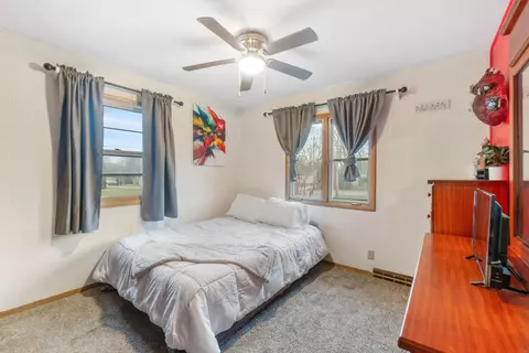 Bedroom - 1446 E Ridgeway Ave, Waterloo, IA 50702 photo 1 of 4