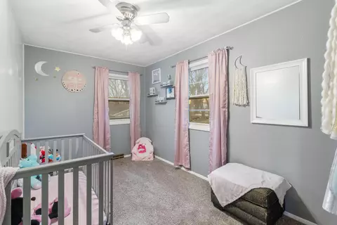 Bedroom - 1446 E Ridgeway Ave, Waterloo, IA 50702 photo 2 of 4