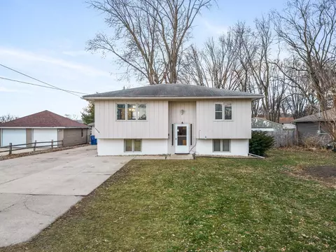 Exterior - 1446 E Ridgeway Ave, Waterloo, IA 50702 photo 4 of 4
