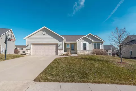 2617 Pendleton Dr, Cedar Falls, IA 50613