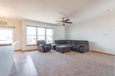 2617 Pendleton Dr, Cedar Falls, IA 50613 photo 2