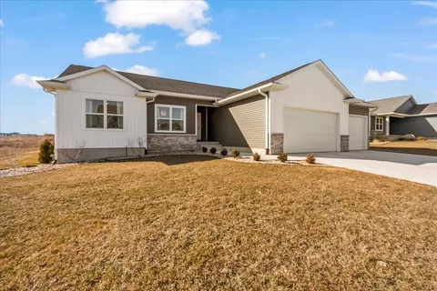 5017 Cohen Ct, Cedar Falls, IA 50613