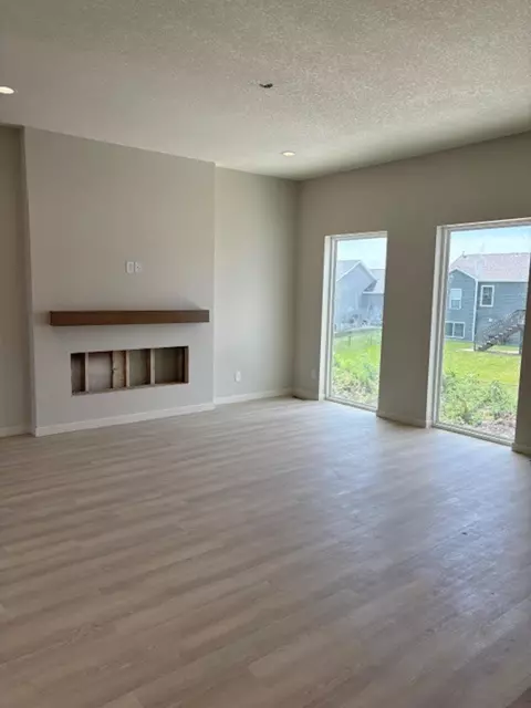 125 Goldcrest Ct, Waterloo, IA 50701 photo 5